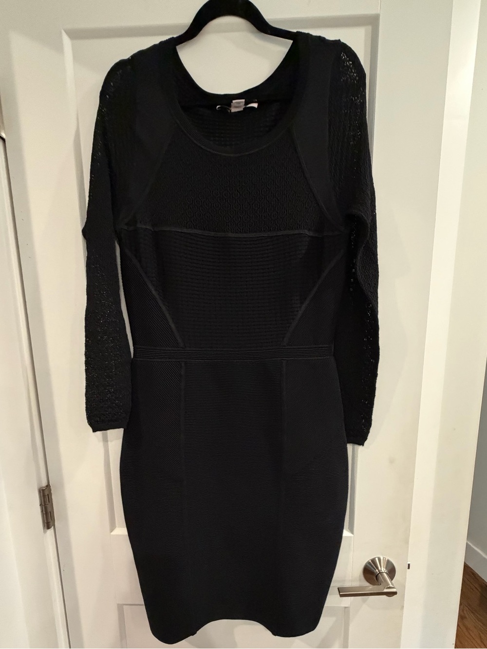 Diane Von Furstenburg Black Long-Sleeve Textured Bodycon Dress size L